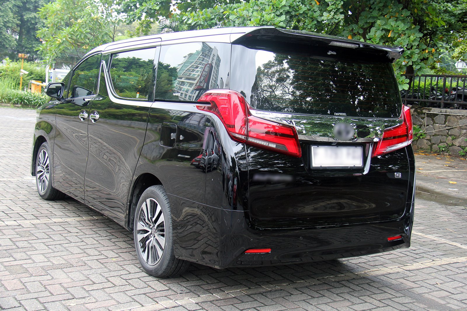 alphard-agra-car-rental-5